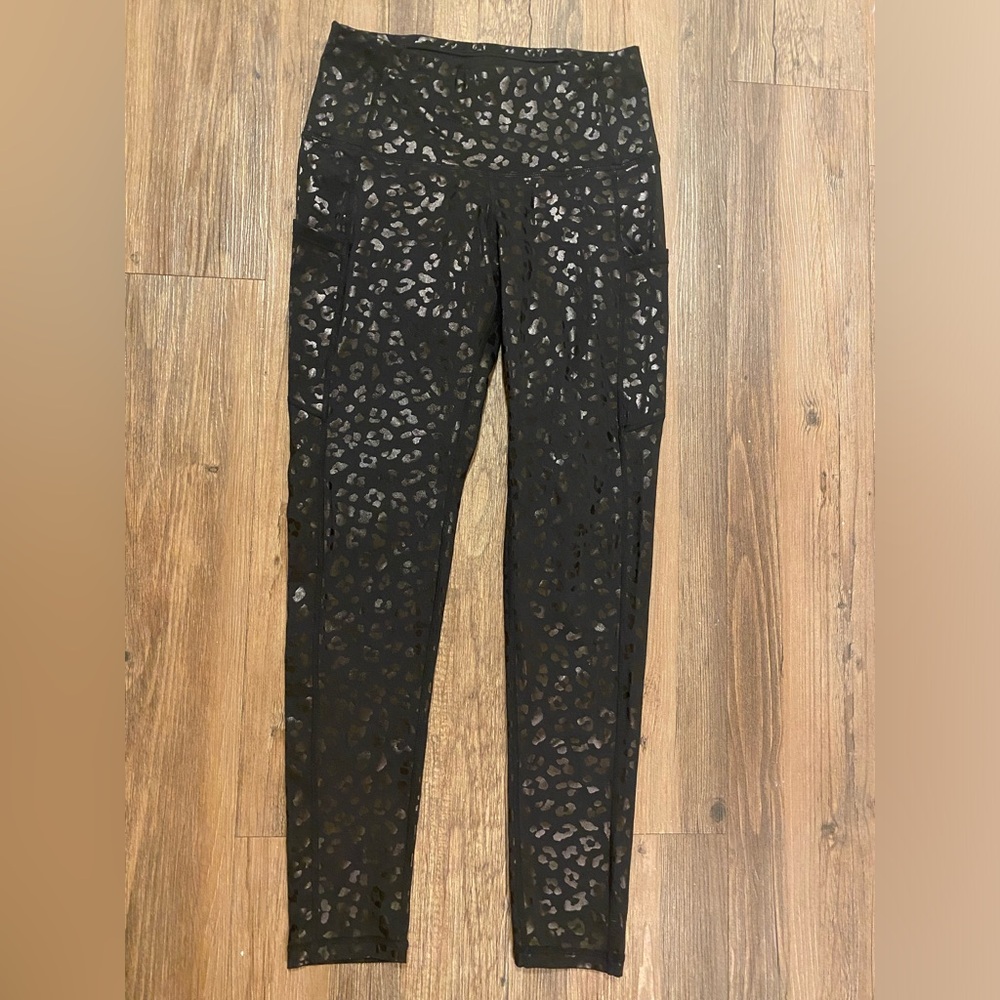 EUC Faux leather Cheetah Leggings
